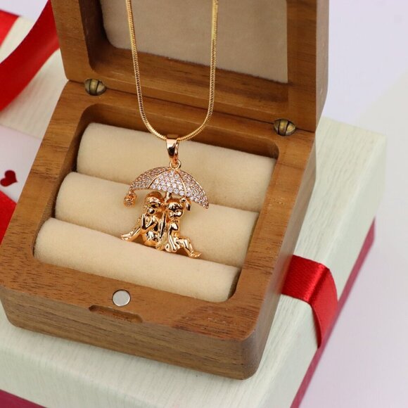 "Adorable Couple Under Umbrella Rose Gold Pendant, XPPT1316 - Picture 10 of 12